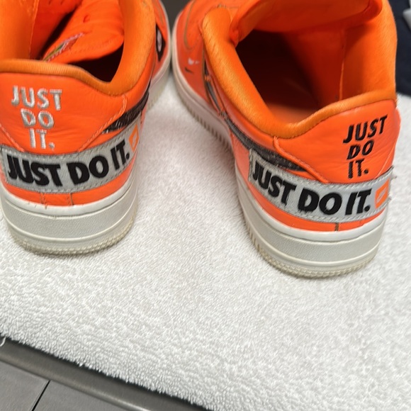Nike Air Force One Just Do It. Pack Orange. - Picture 5 of 11